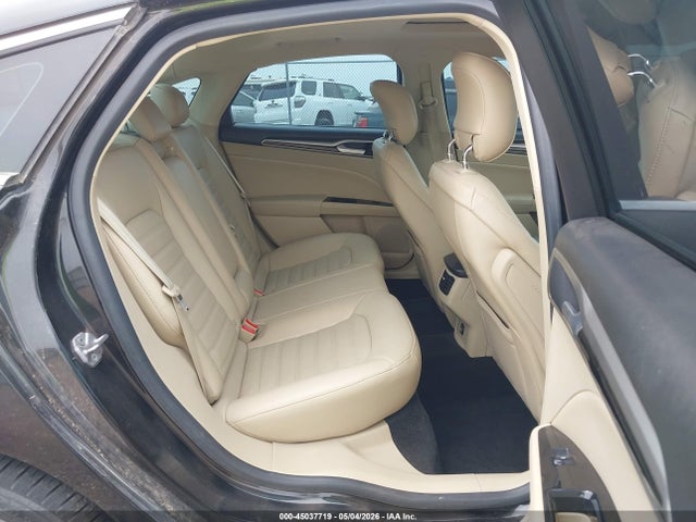 FORD FUSION SE - 8