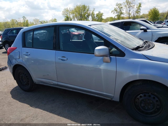 2010 Nissan VERSA 1.8S — миниатюра 14