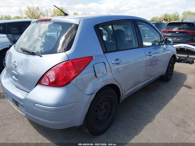 2010 Nissan VERSA 1.8S — фото 4