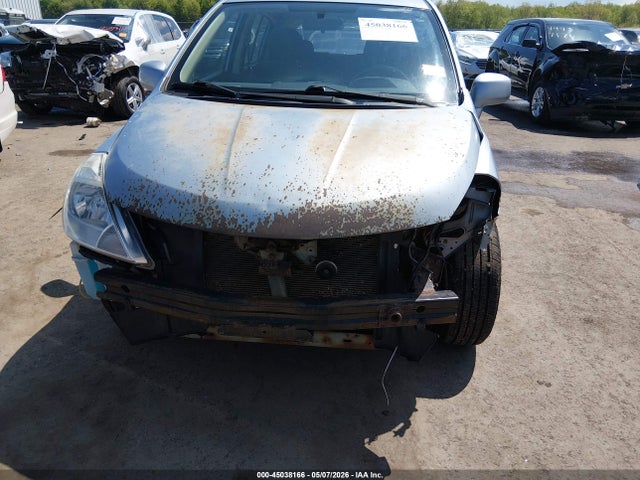 2010 Nissan VERSA 1.8S — фото 6