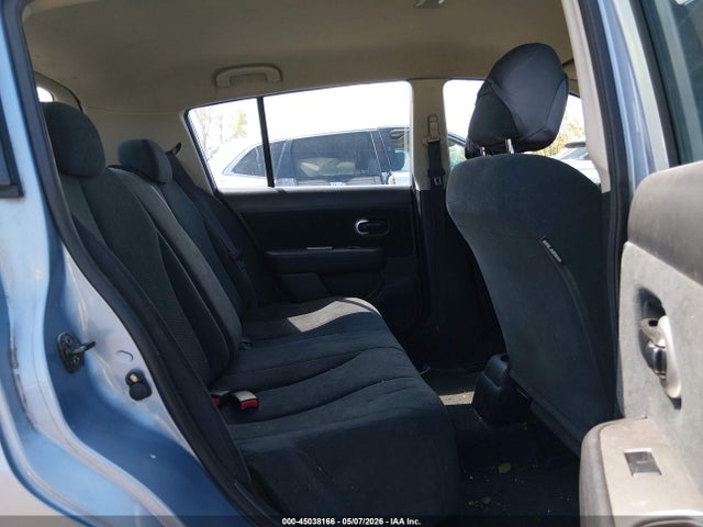 2010 Nissan VERSA 1.8S — фото 8