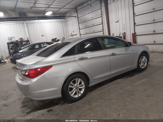 2012 Hyundai SONATA GLS — фото 4