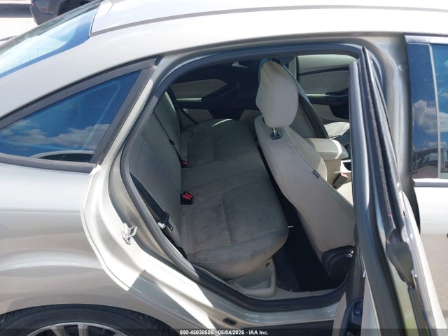 FORD FOCUS SE - 8