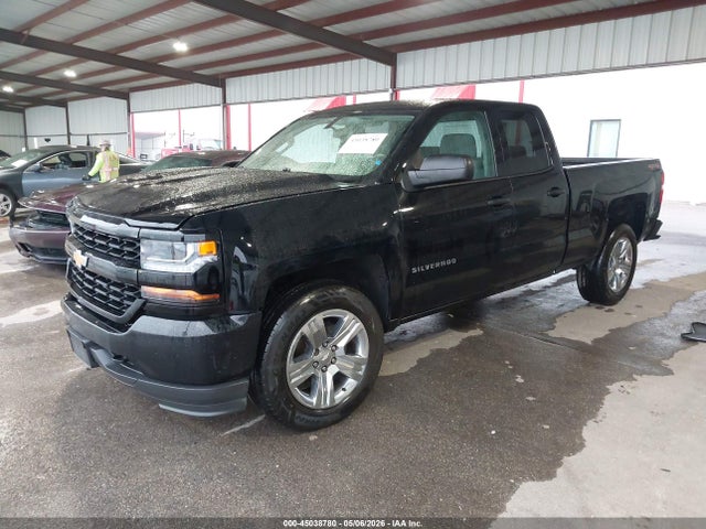 2017 Chevrolet SILVERADO 1500 CUSTOM — фото 2