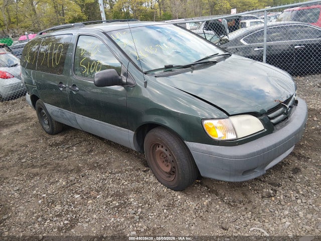 2002 TOYOTA SIENNA LE