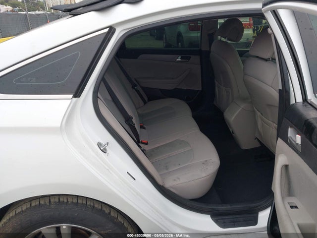 صورة 8 لـ 2016 Hyundai SONATA SE