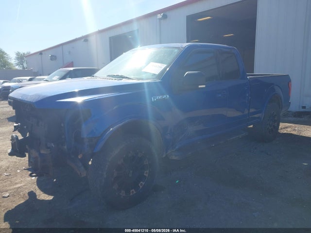 2017 FORD F-150 XLT photo 2