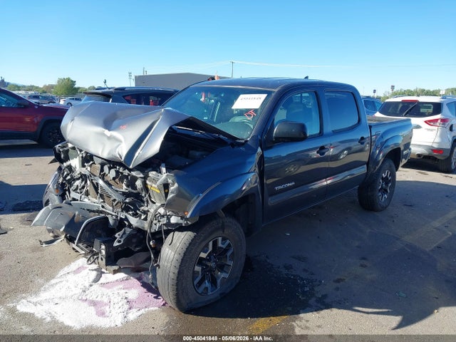 2014 Toyota TACOMA BASE V6 photo 2