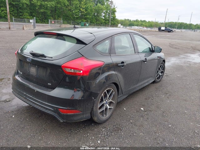 FORD FOCUS SE - 4