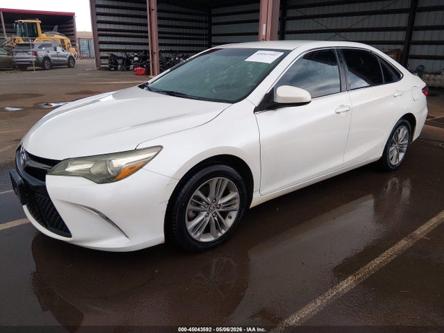 2016 Toyota CAMRY SE — фото 2