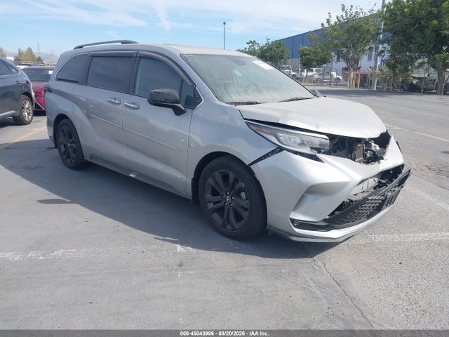 2023 TOYOTA SIENNA XSE