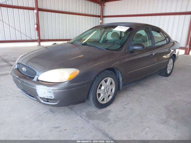FORD TAURUS SE - 2