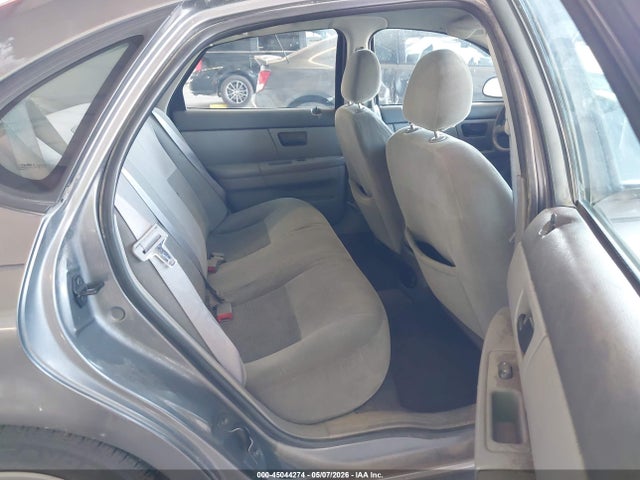 FORD TAURUS SE - 8
