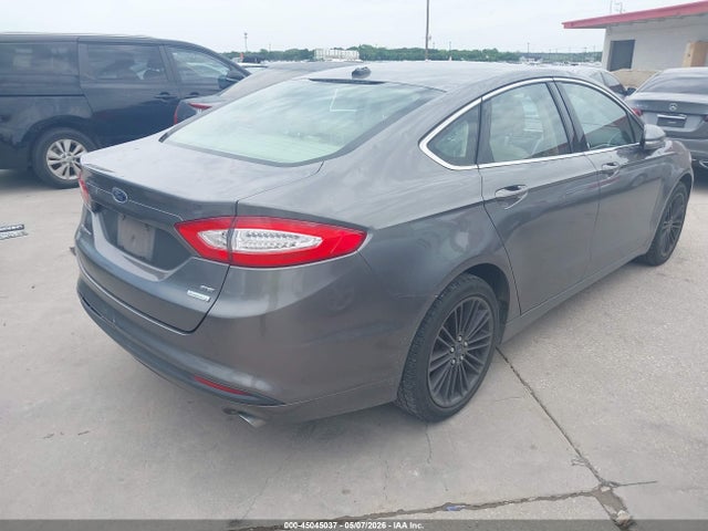 FORD FUSION SE - 4