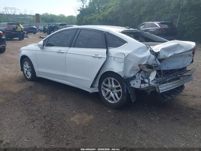 FORD FUSION SE - 3