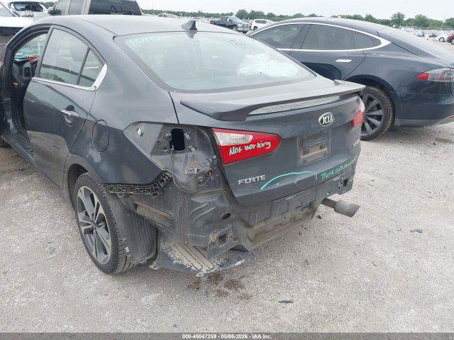 صورة 6 لـ 2016 KIA FORTE EX