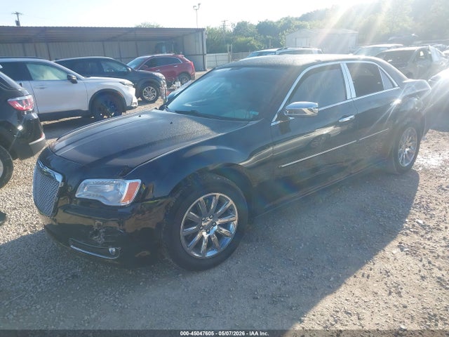 2011 Chrysler 300C — фото 2