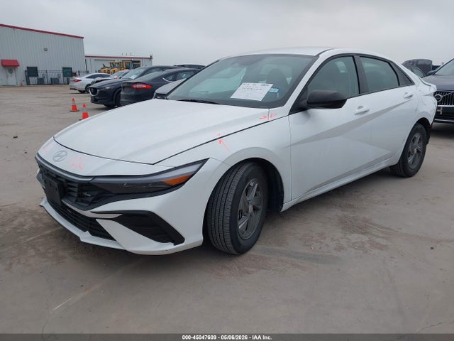 2025 Hyundai ELANTRA SE 照片 2