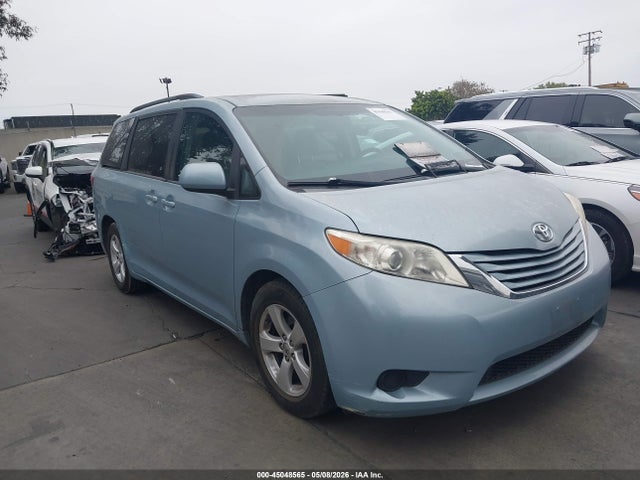 2015 TOYOTA SIENNA LE 8 PASSENGER