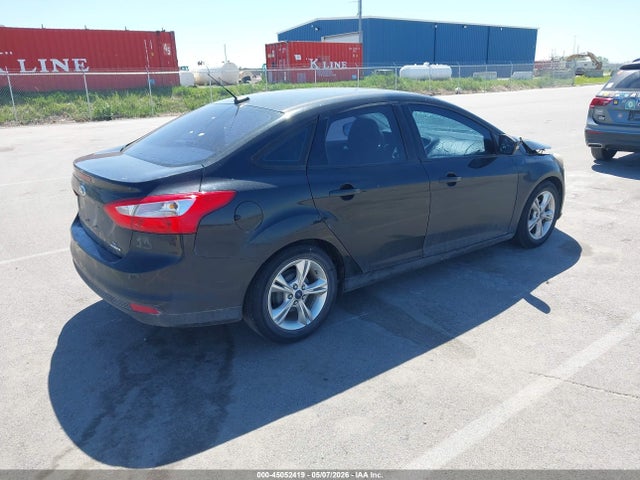 FORD FOCUS SE - 4