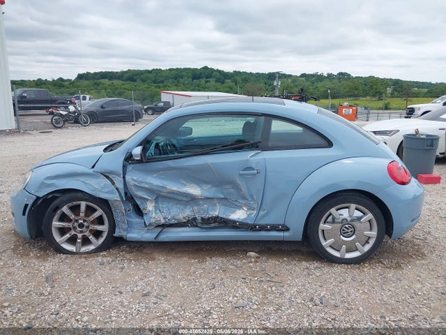 2012 Volkswagen BEETLE 2.5L — миниатюра 14