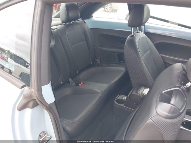صورة 8 لـ 2012 Volkswagen BEETLE 2.5L