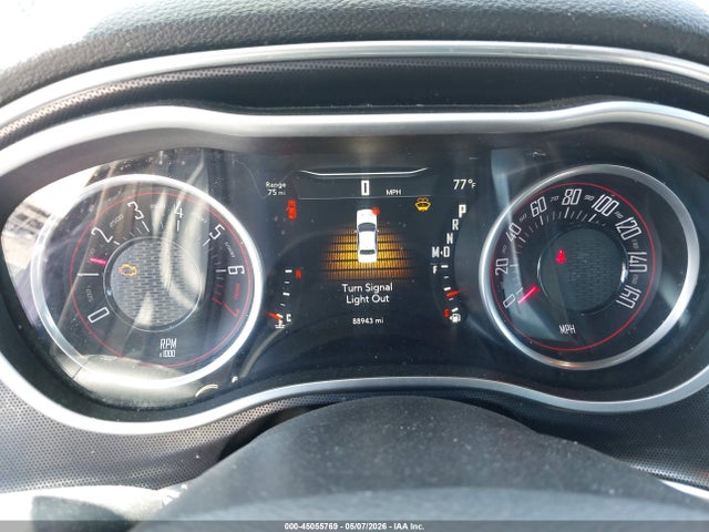 2016 Dodge CHALLENGER SXT PLUS — фото 7