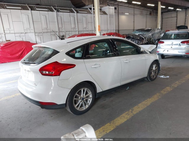 2016 FORD FOCUS SE — фото 4