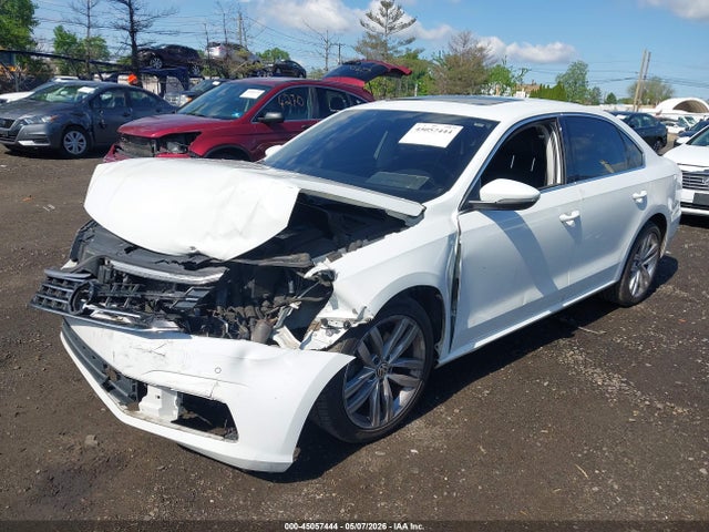 2018 Volkswagen PASSAT 2.0T SE photo 2