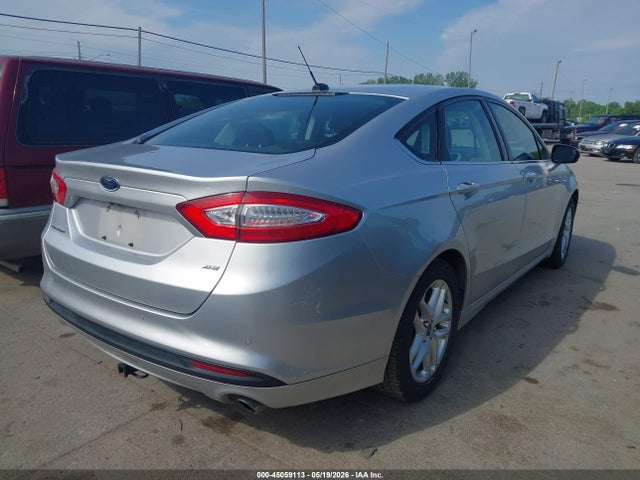 FORD FUSION SE - 4