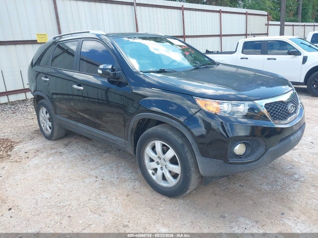 2013 KIA SORENTO LX
