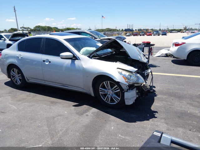 2015 INFINITI Q40 