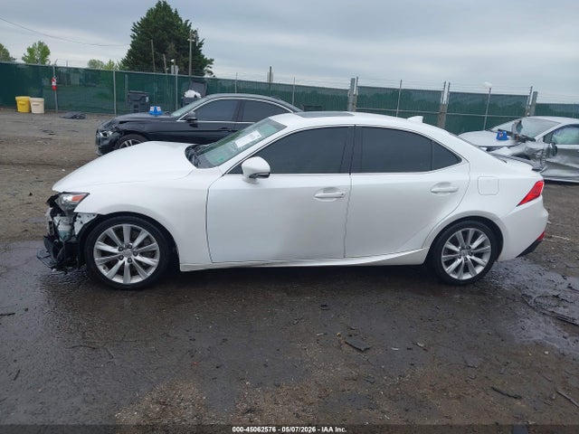 2016 Lexus IS 300 — миниатюра 15
