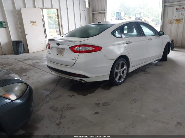 FORD FUSION SE - 4