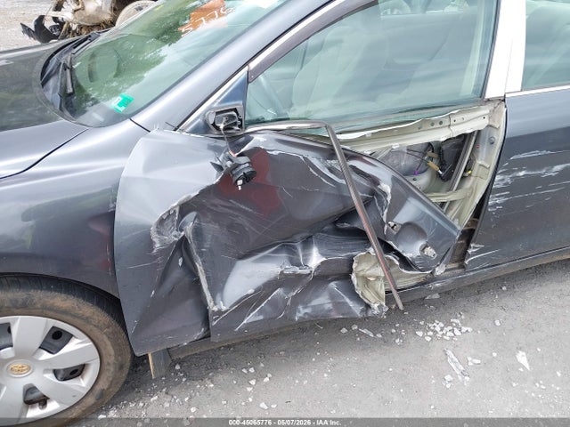 2009 Toyota CAMRY LE photo 6