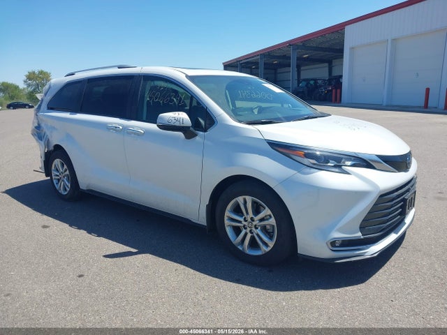 2023 TOYOTA SIENNA PLATINUM