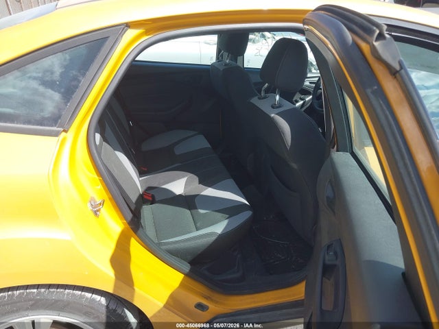 FORD FOCUS SE - 8