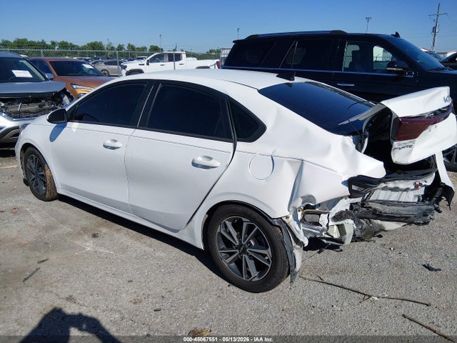 2023 KIA FORTE LXS photo 3