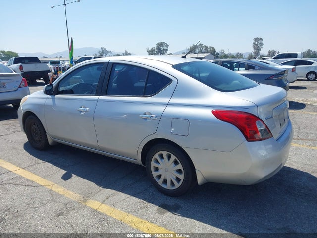 2012 Nissan VERSA 1.6 SV 照片 3