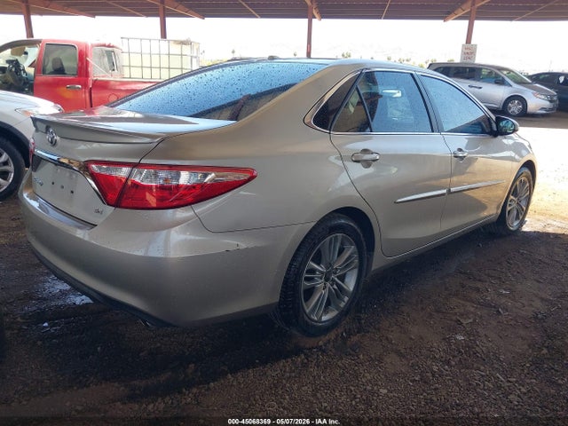 2015 Toyota CAMRY SE — фото 4