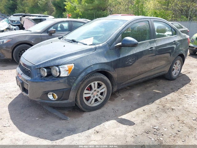2016 Chevrolet SONIC LT AUTO 照片 2
