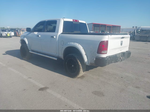 2017 RAM 1500 SLT — фото 3