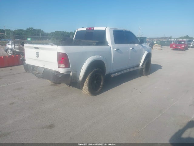 2017 RAM 1500 SLT — фото 4
