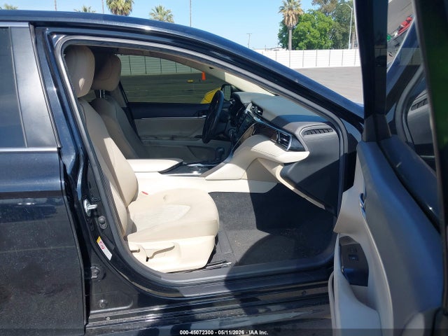 2018 Toyota CAMRY LE photo 5