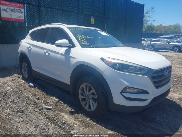 2016 HYUNDAI TUCSON SE