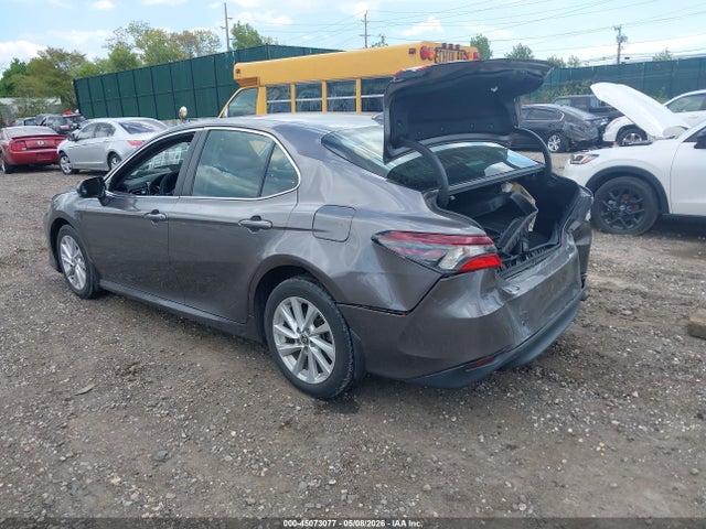 صورة 3 لـ 2023 Toyota CAMRY LE