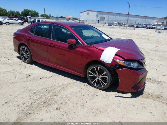 2018 TOYOTA CAMRY SE