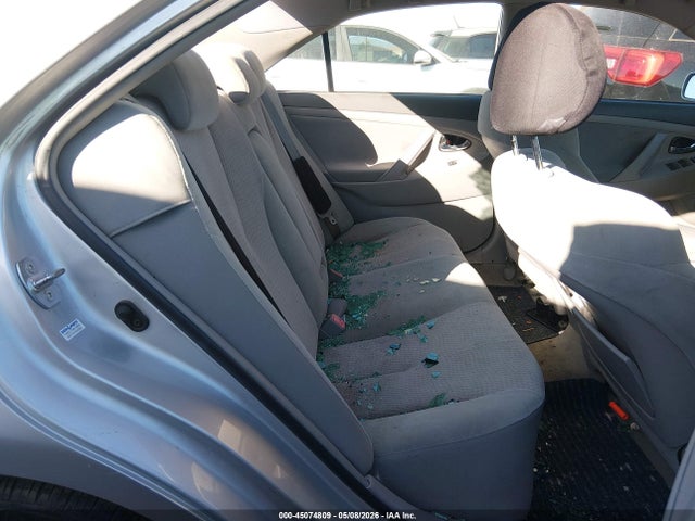 صورة 8 لـ 2011 Toyota CAMRY LE