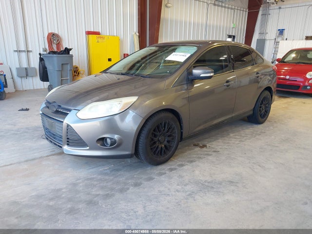FORD FOCUS SE - 2