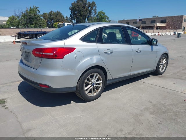 FORD FOCUS SE - 4